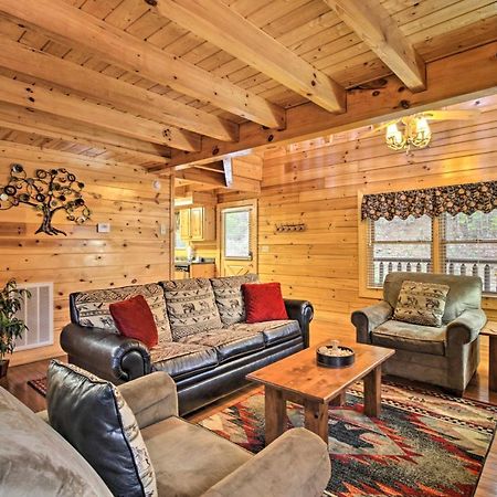 Cabin With Hot Tub About 2 Mi To Island In Pigeon Forge! Exterior photo